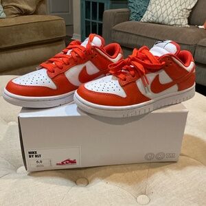 Women’s Nike Dunk size 5.5